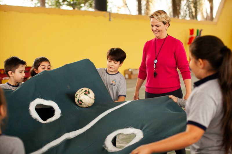 ANTIGAMENTE - RESGATANDO BRINCADEIRAS ANTIGAS - Educação Infantil I