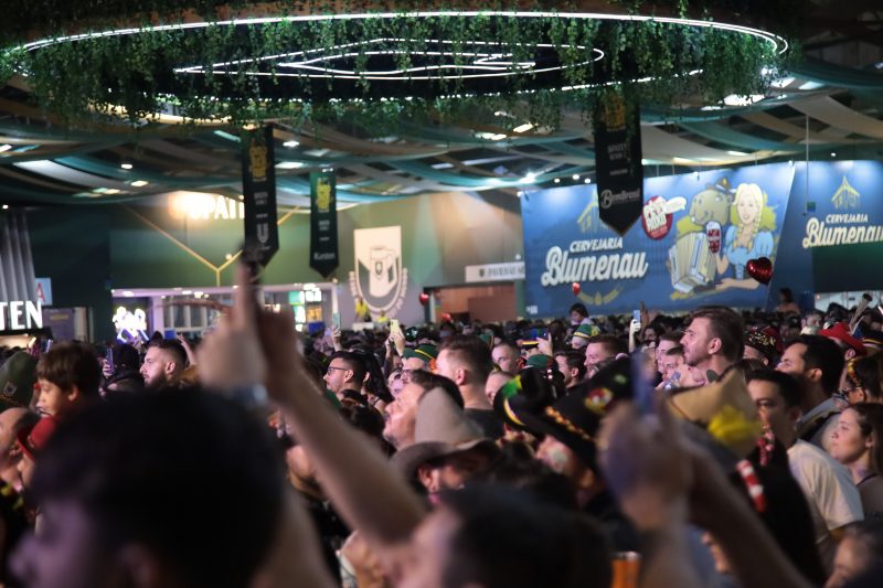 Oktoberfest Blumenau terá entrada livre de segunda (23) a quinta-feira (26), além do domingo (29), na próxima semana 