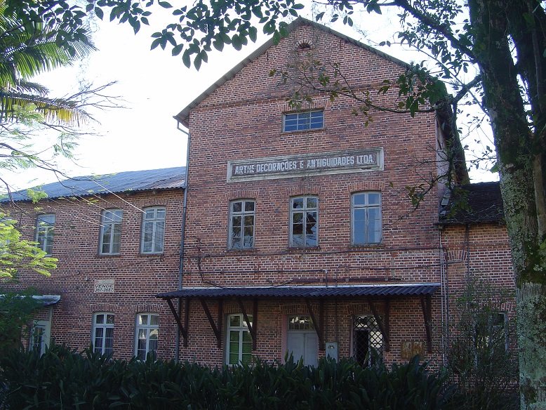 Ação civil pública resultou em determinação judicial para revitalizar casarão histórico de Indaial que está em processo de tombamento desde 2007 - Foto: Arquivo/Heinz Beyer/Prefeitura de Indaial/Reprodução/ND