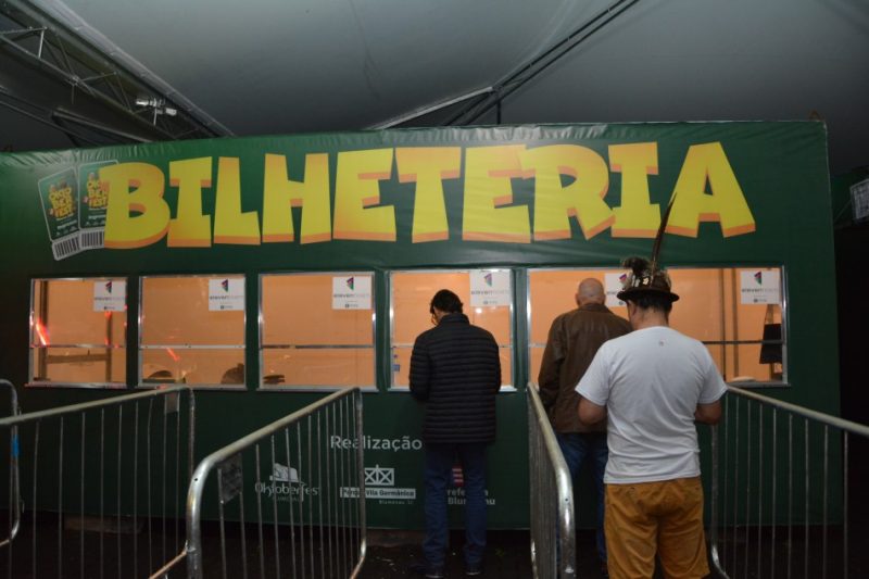 Oktoberfest foi suspensa após alto volume de chuva e risco de enchente