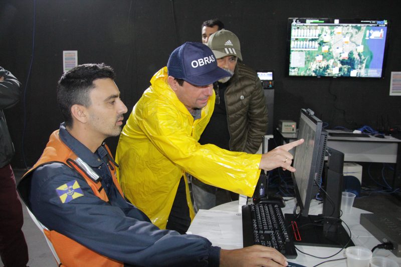 Sistema de Comando de Opera&ccedil;&otilde;es da Defesa Civil tamb&eacute;m segue ativo no Centreventos – Foto: Marcos Porto/Prefeitura de Itaja&iacute;/Reprodu&ccedil;&atilde;o/ND