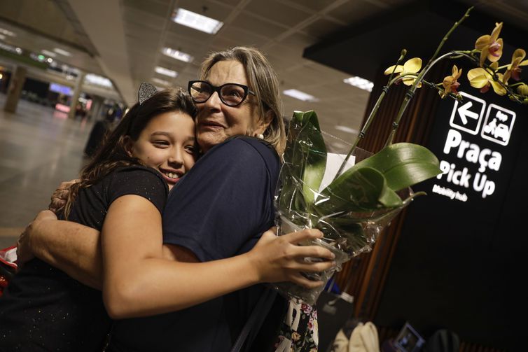 Brasileiras resgatadas de guerra em Israel