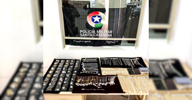 Joalheria foi alvo do assalto na manhã de segunda-feira