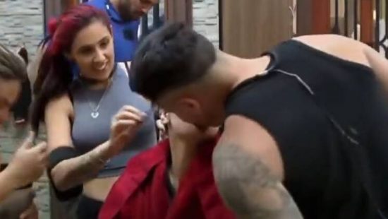 André, Kally ou Nadja: quem deve continuar em 'A Fazenda 15'?