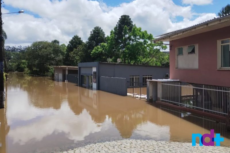 Alagamentos em Rio Negrinho na manh&atilde; desta segunda-feira (9) – Foto: Isabela Corr&ecirc;a/NDTV