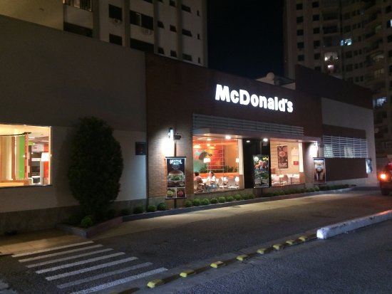 Unidade do McDonald's da Beira-Mar Norte foi notificada pelo Procon após denúncias de clientes