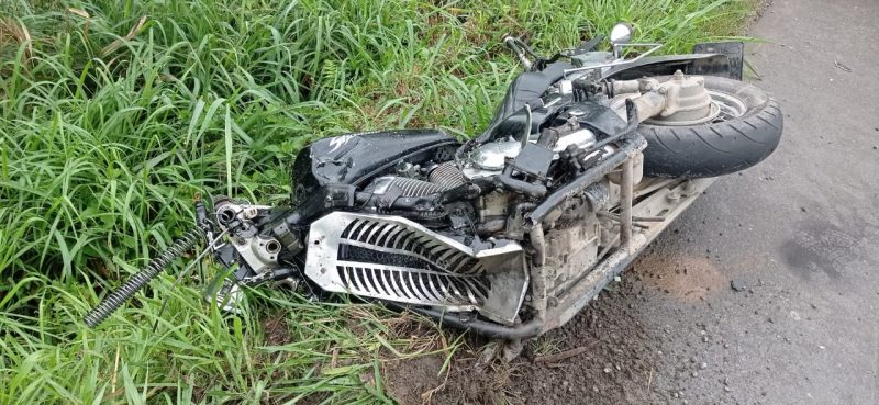 Motociclista é arremessado para ribanceira e morre em acidente na BR-470 em SC