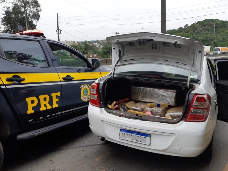 200 kilograms of drugs were found in the car – Photo: PRF/Disclosure/ND