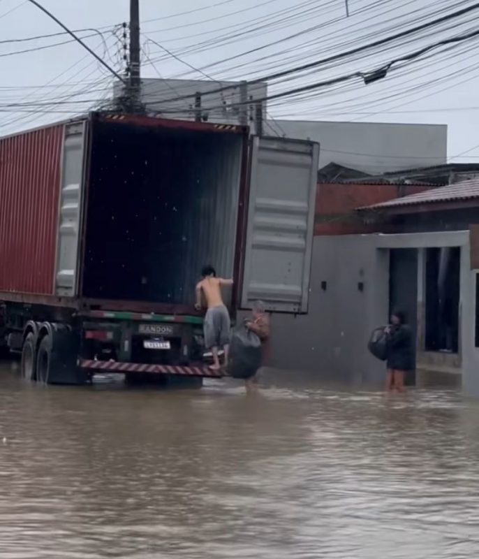 Flagrante foi registrado neste domingo (8) – Foto: Reprodu&ccedil;&atilde;o/Internet