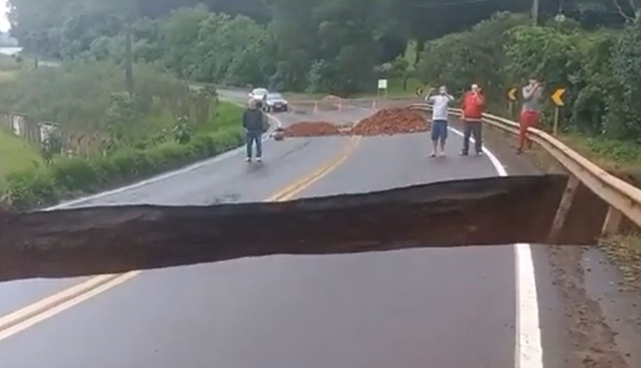 Santa Catarina tem sido atingida por fortes chuvas o que deixou rodovias interditadas e causou transtornos nos municípios. - Oeste Mais/Reprodução