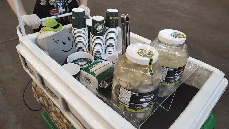 Rollmopswagen, que conta at&eacute; com “unidade m&oacute;vel”, &eacute; uma das atra&ccedil;&otilde;es da 38&ordf; Oktoberfest em Blumenau – Foto: Lucas Adriano/ND