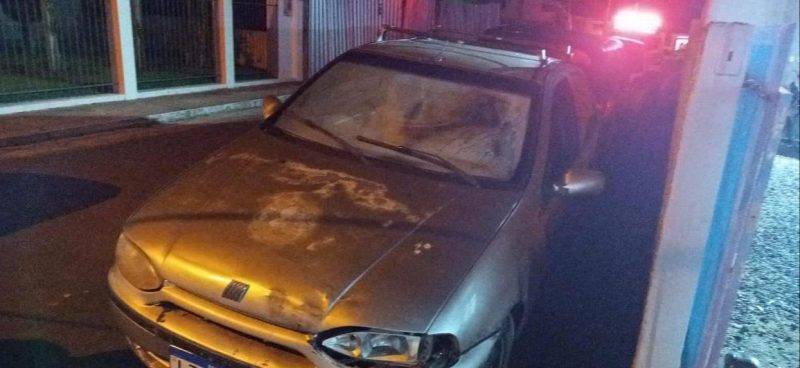 Homens fugiram a pé do local 