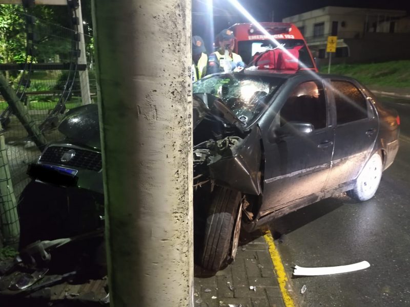 Passageira é encaminhada ao hospital após acidente em Rio do Sul