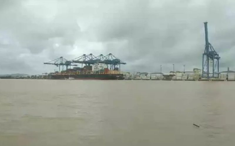 Port of Itajaí after several days of rain in the municipality