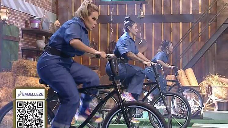 Peoas suaram a camisa na prova do Fazendeiro – Foto: Record TV/R7/Reprodu&ccedil;&atilde;o