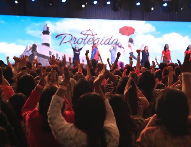 Curso viraliza na internet por prometer "casamento mais próximo" às participantes - Foto: Twitter/Reprodução/ND