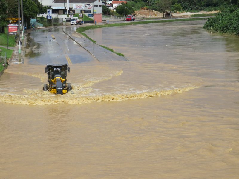 Prefeitura realiza trabalhos de limpeza das ruas – Foto: SECOM Brusque/Reprodu&ccedil;&atilde;o/ND