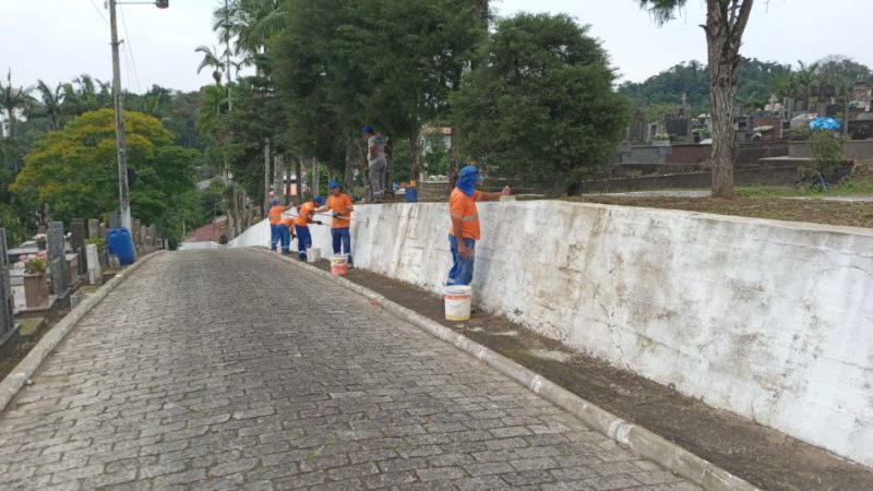 Cemitérios de Blumenau passam por melhorias para o feriado de Finados 