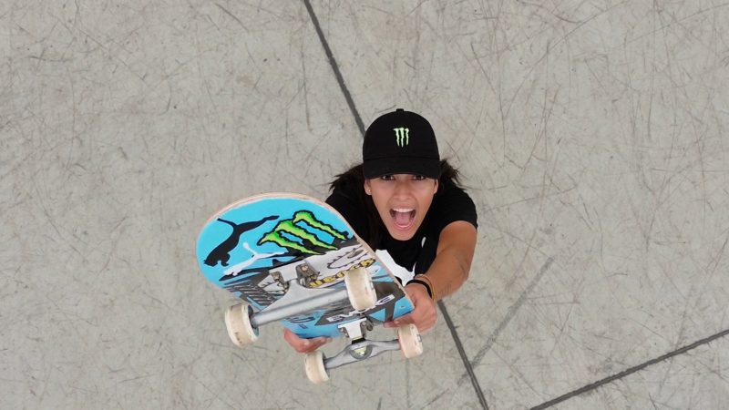 Isadora Pacheco aprendeu a andar de skate quando era pequena