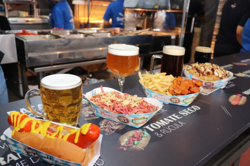 Sommelier dá dicas de como harmonizar chope e comida na Oktoberfest Blumenau 