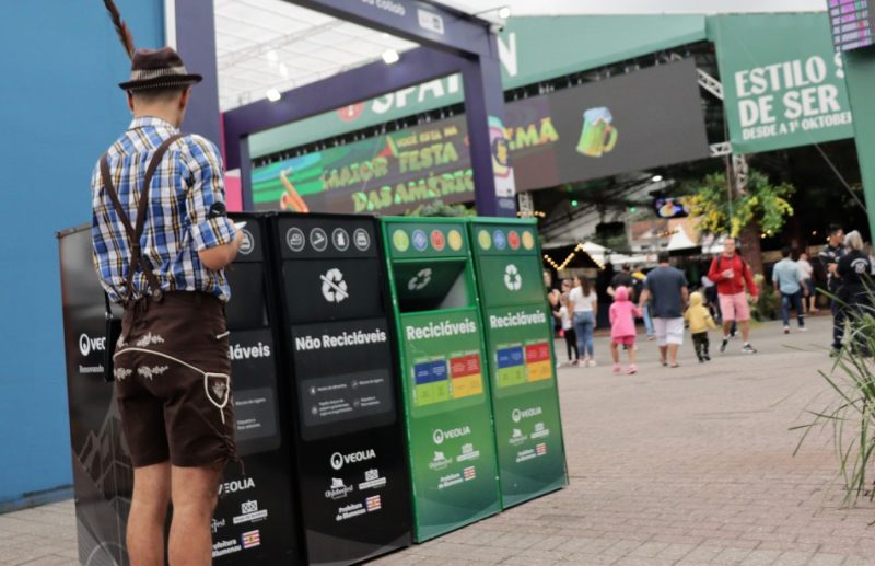 93 toneladas de resíduos são recolhidos na Oktoberfest Blumenau