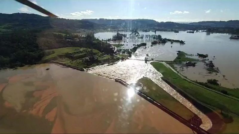 Semana começa com sol, mas nova onda de chuvas preocupa - Foto: Corpo de Bombeiros Militar/Reprodução/ND