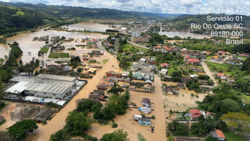 Em Santa Catarina, 142 municípios foram afetados pela chuva  &#8211; Foto: Jean Rossa/Defesa Civil de Rio do Oeste/Divulgação/ND