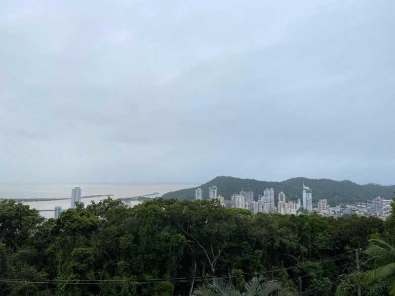 Semana terá chuva diária com atuação de frente fria