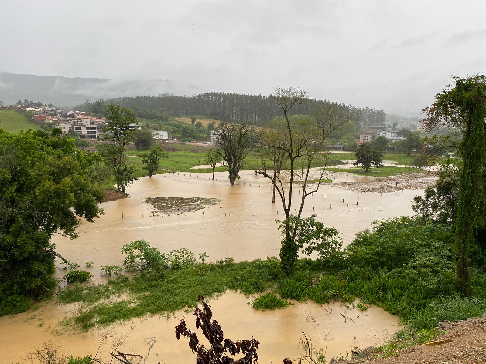 Alto Vale Registra Mais De Mm De Chuva Nas Ltimas Horas E Duas