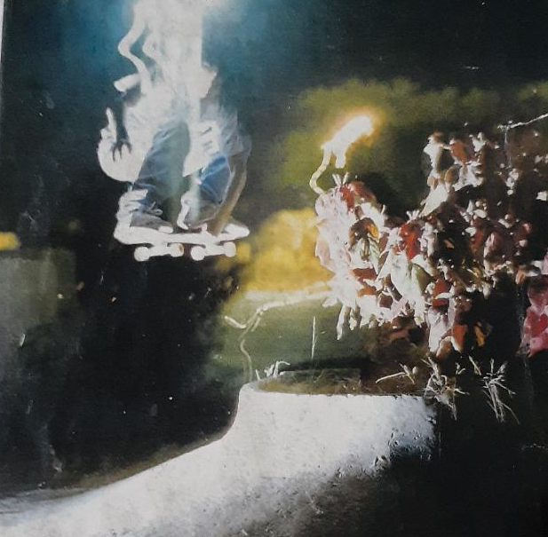 Foto antiga é relíquia que atleta do skate amador de Florianópolis, Tileca, guarda com carinho retratando a pico Vulcãozinho