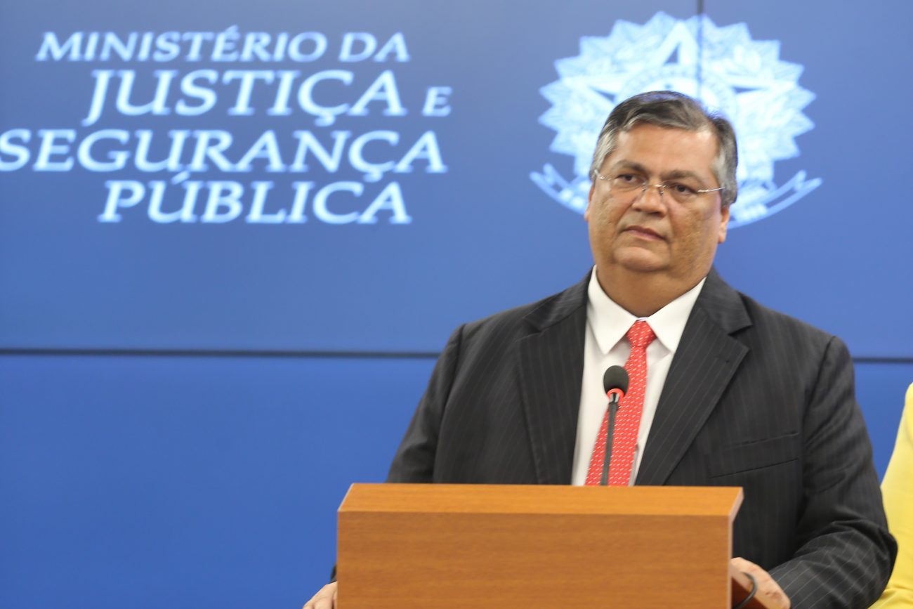 Então ministro da Justiça, Flavio Dino, tinha relação com os indicados para a diretoria dos Correios.
