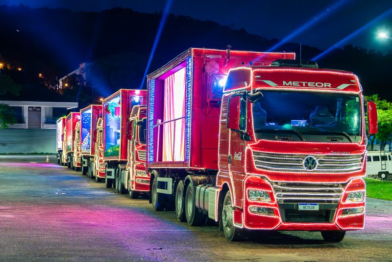 Caravana de Natal da Coca-Cola passará por Tubarão e Criciúma nesta quarta-feira (27)