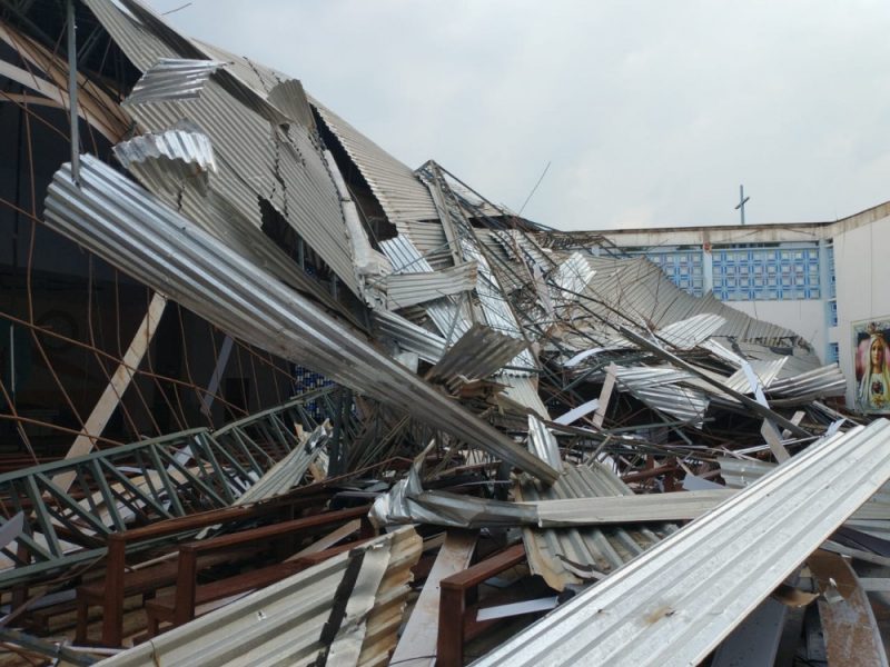 Telhado da Igreja Matriz ficou completamente destru&iacute;do. – Foto: Reprodu&ccedil;&atilde;o ND