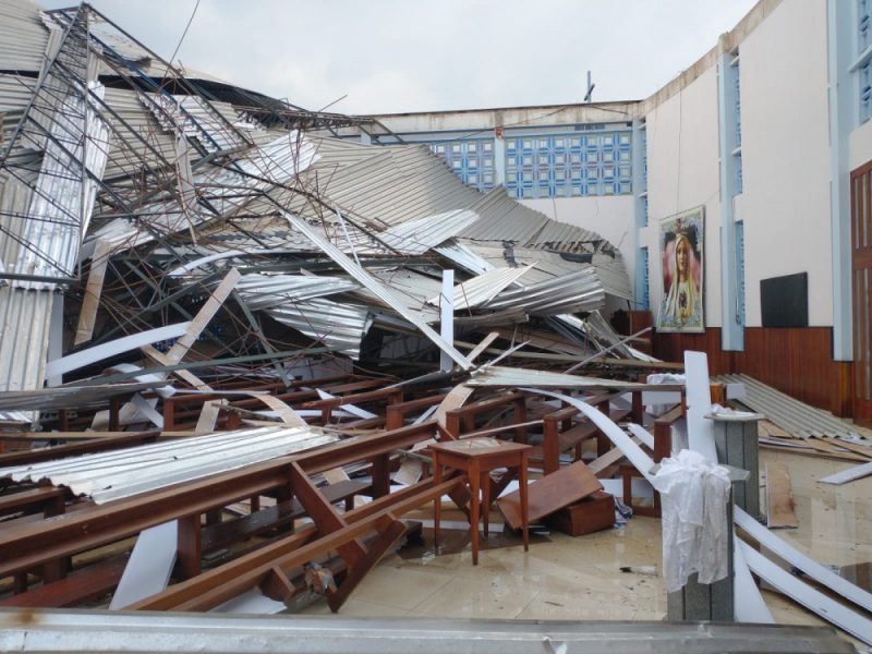 Telhado da Igreja Matriz ficou completamente destru&iacute;do. – Foto: Reprodu&ccedil;&atilde;o ND