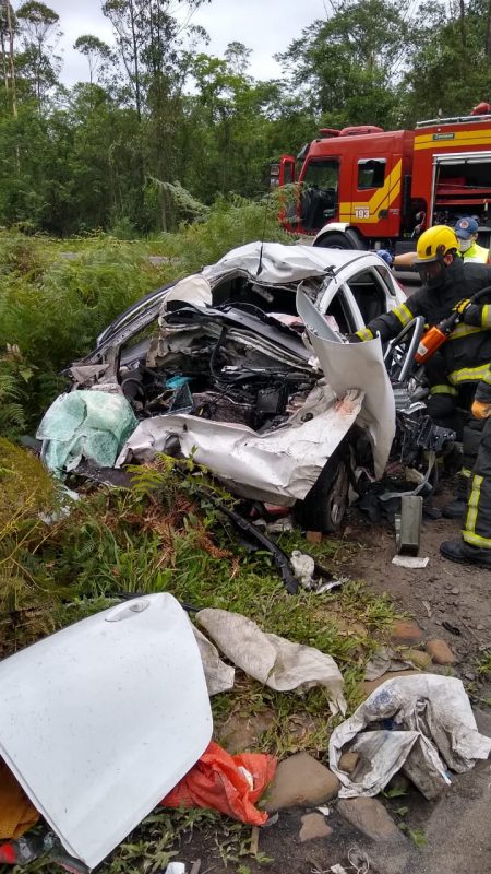 V&iacute;timas ficaram encarceradas – Foto: Corpo de Bombeiros/Divulga&ccedil;&atilde;o/ND