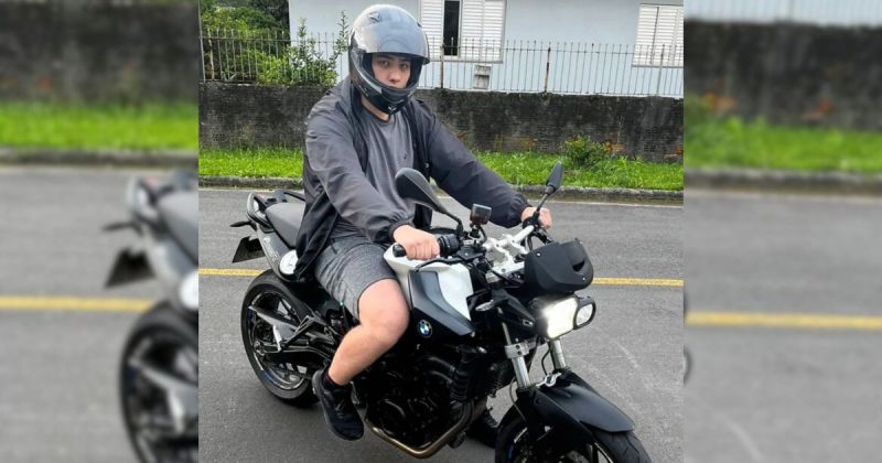 Jovem Leonardo Torres morreu após uma colisão