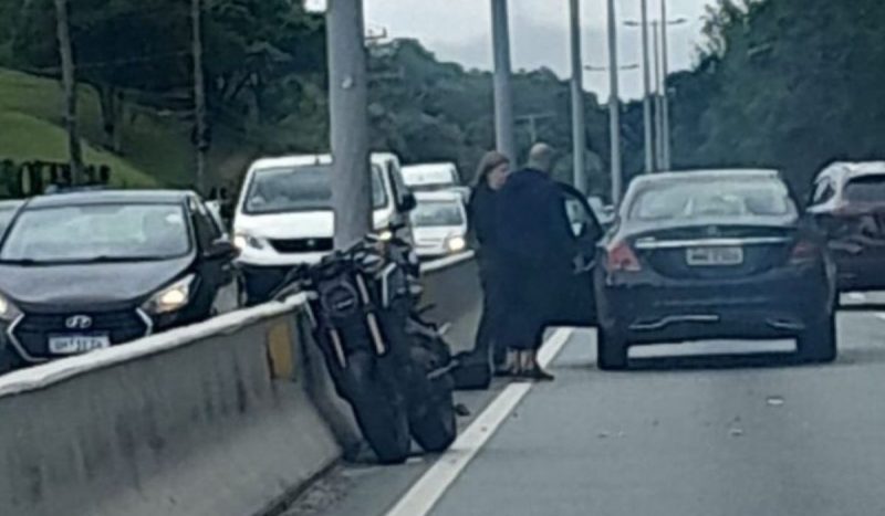 Acidente na SC-401 'trava' trânsito em Florianópolis nesta sexta-feira