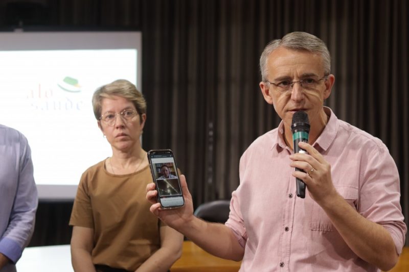 Prefeito de Blumenau celebrou o lançamento do "Alô Saúde"