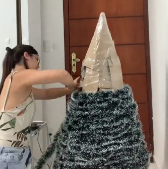 Árvore de natal gastando pouco é divulgado na web, e o resultado é incrível - Foto: DaniellyMartin/Divulgação/ND