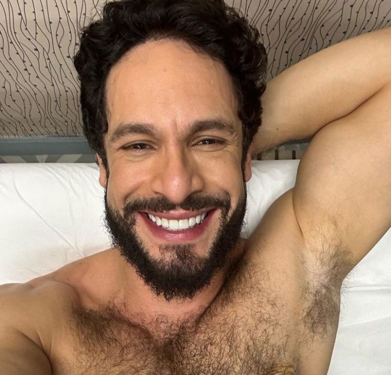 Ator postou foto nu e surpreendeu internet 