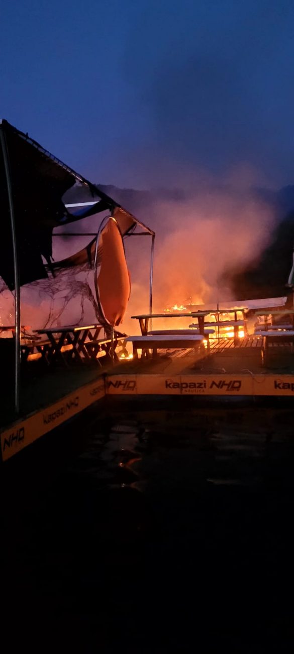 Fire destroyed 120 m² of floating bar – Fire Department/Reproduction