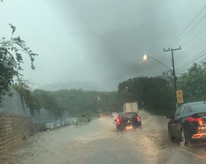 Santa Catarina registra enxurrada de estragos