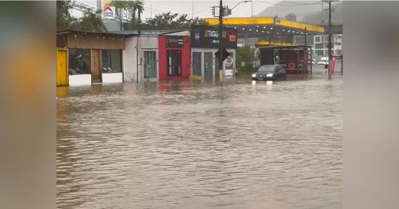 As chuvas deixaram vias bloqueadas