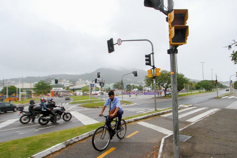 MPSC diz que ao menos 100 semáforos estão com defeitos ou inoperantes em Florianópolis