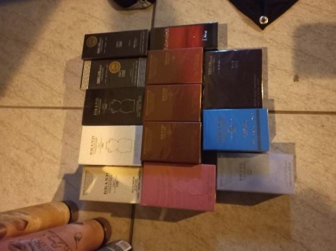 O veículo que transportava os produtos foi abordado pela Polícia Militar nesta quinta-feira (23) - Polícia Militar/Reprodução/ND