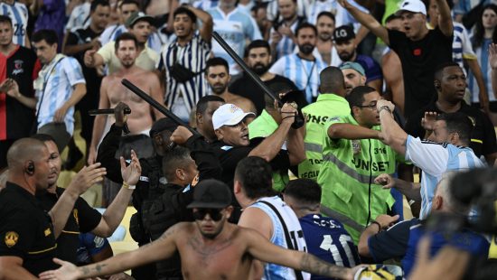 Brasil perde para a Argentina no Maracanã em jogo marcado por confusão na arquibancada | ND Mais