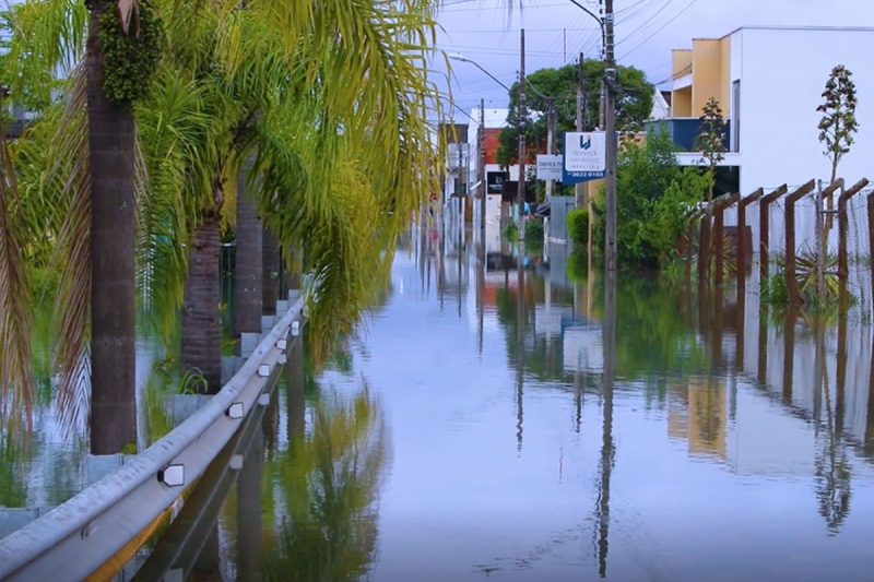 Chuvas causam enchentes no Planalto Norte