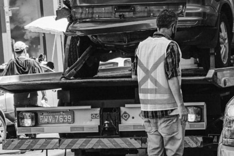 Carga caiu de caminhão 