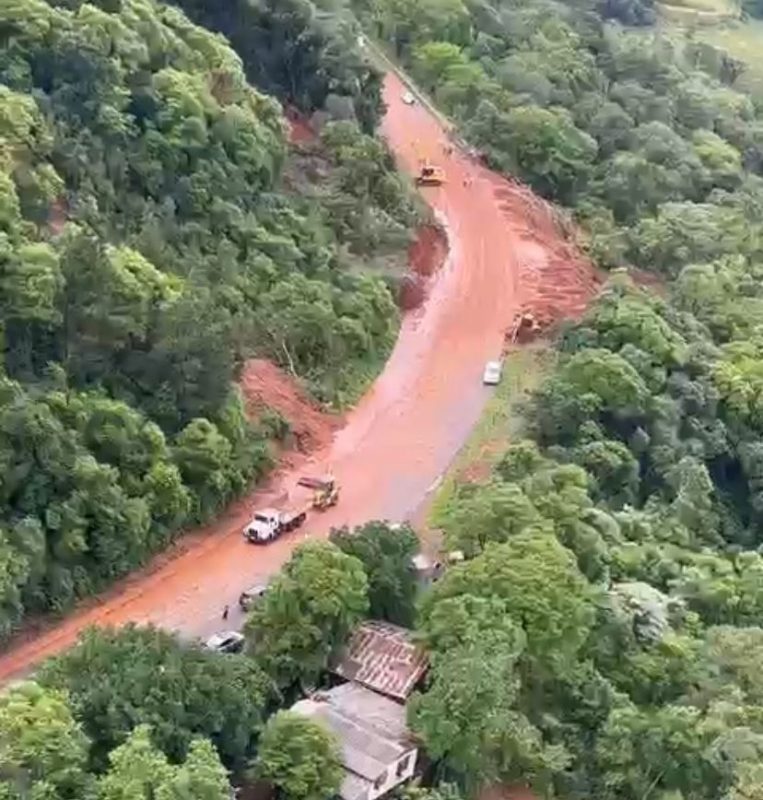 Rodovia segue sem previs&atilde;o de libera&ccedil;&atilde;o do tr&acirc;nsito – Foto: Reprodu&ccedil;&atilde;o/ND