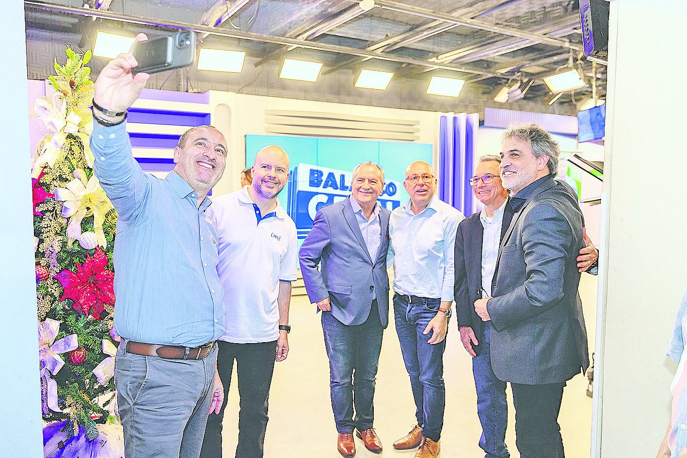 Na foto aparecem os diretores da JBS juntamente com o presidente do Grupo ND em Florianópolis